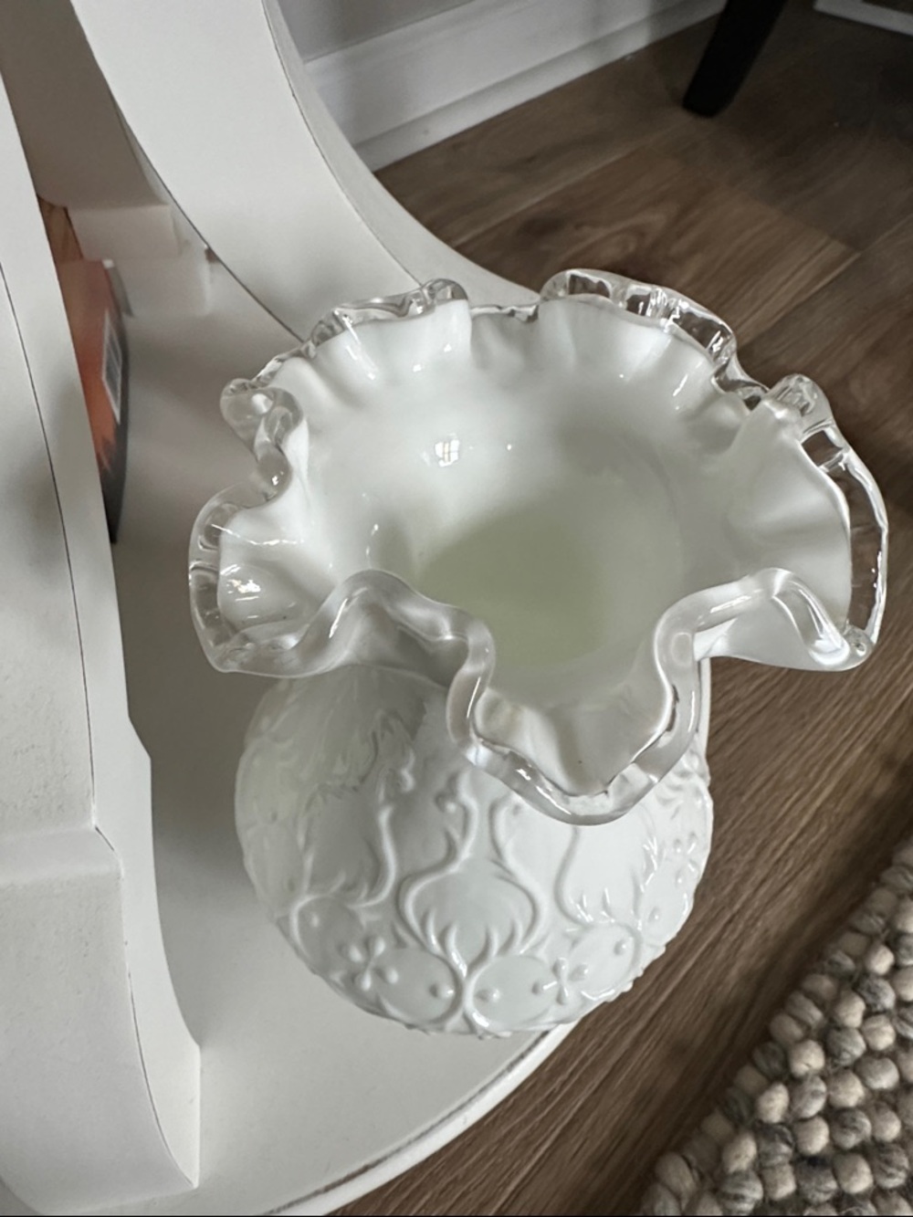 Vintage Fenton Vase Milk Glass Spanish Lace Silvercrest Edge - Picture 2 of 2